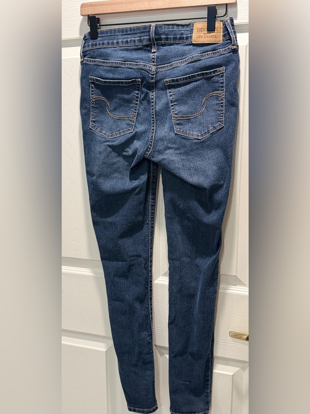 Signature by Levi Strauss Gold Maternity Skinny Jeans Size Small Dark Wash - Picture 7 of 9